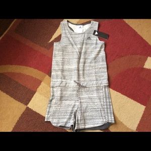 Girl’s romper NWT various size